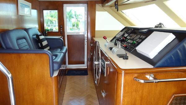 yacht 74 Hatteras 74 Sport Deck Motor Yacht 1996