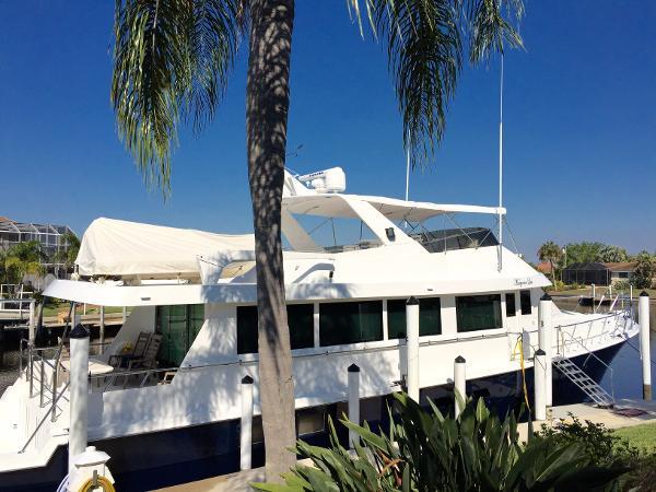 yacht 74 Hatteras 74 Sport Deck Motor Yacht 1996