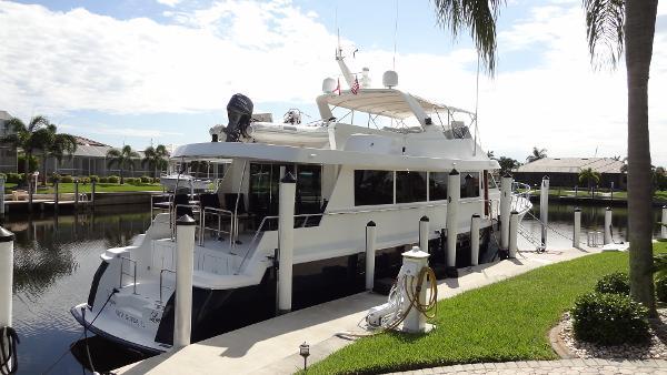 yacht 74 Hatteras 74 Sport Deck Motor Yacht 1996