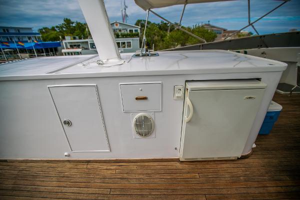 yacht Broward Pilothouse